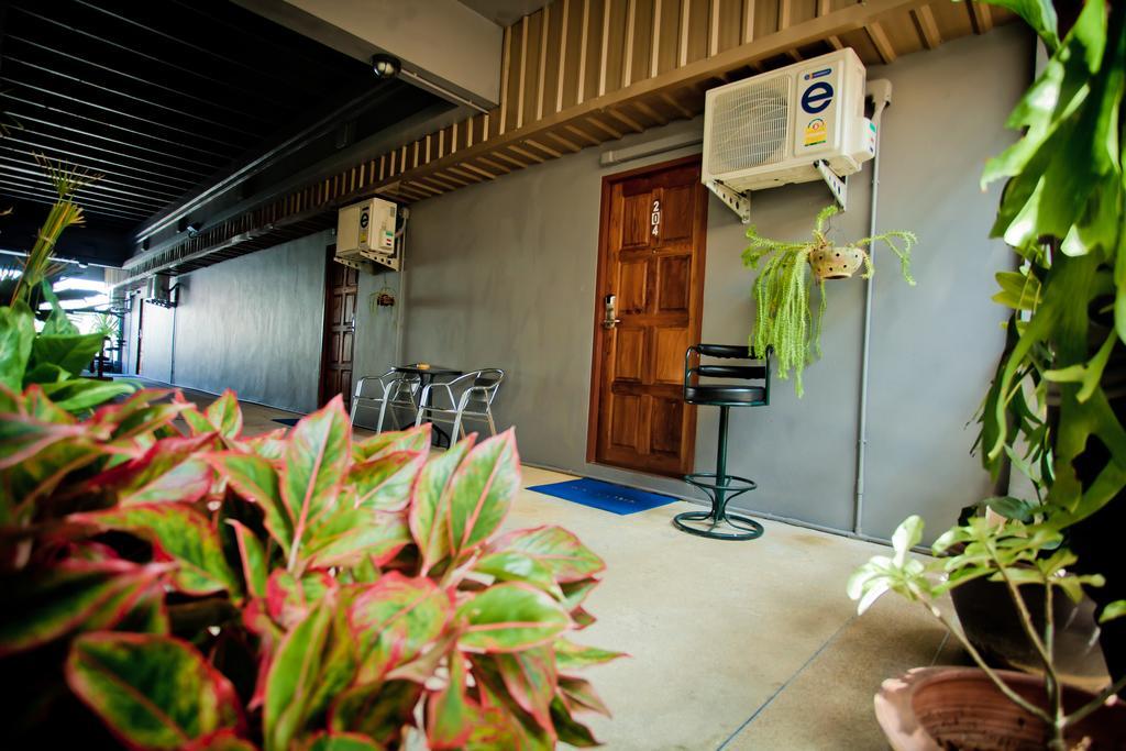 Chaphone Guesthouse Phuket Exterior photo