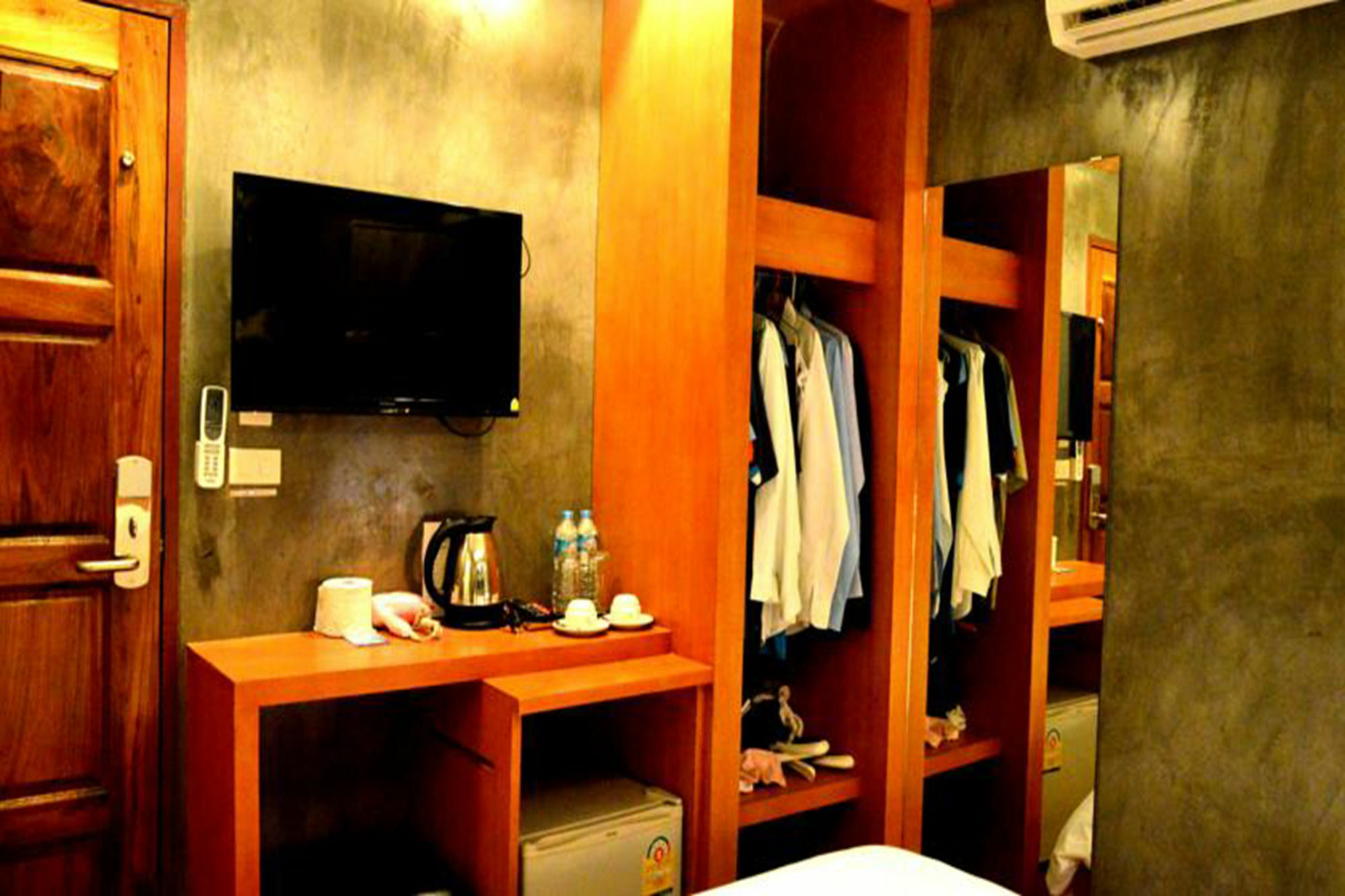 Chaphone Guesthouse Phuket Exterior photo